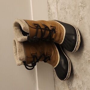 Kids Sorel winter boots mesquite